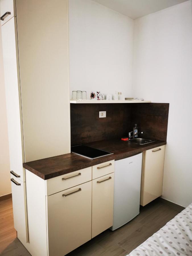 Apartments Pr' Stormanu Kanal Екстериор снимка
